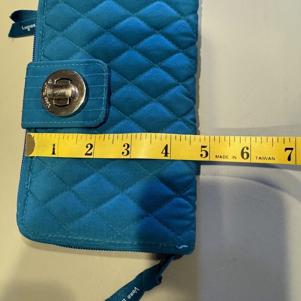 Vera Bradley Wallet Turnlock Quilted Blue Zip Pockets Women Travel Card Slots - Picture 7 of 8